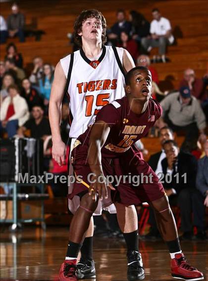 Thumbnail 2 in Mt. Vernon vs. Union-Endicott (NYS AA Regional Final) photogallery.