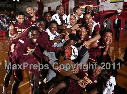 Thumbnail 2 in Mt. Vernon vs. Union-Endicott (NYS AA Regional Final) photogallery.