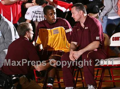 Thumbnail 2 in Mt. Vernon vs. Union-Endicott (NYS AA Regional Final) photogallery.