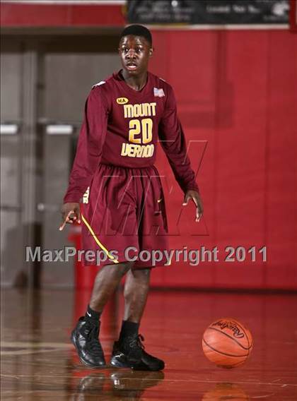Thumbnail 1 in Mt. Vernon vs. Union-Endicott (NYS AA Regional Final) photogallery.
