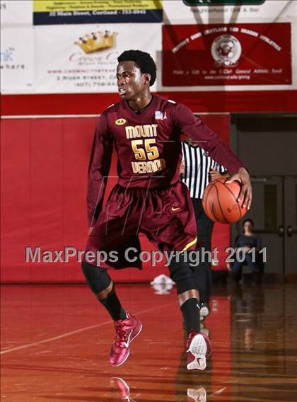 Thumbnail 3 in Mt. Vernon vs. Union-Endicott (NYS AA Regional Final) photogallery.