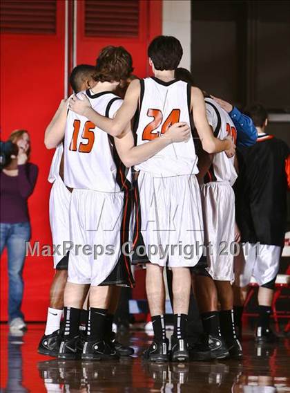 Thumbnail 2 in Mt. Vernon vs. Union-Endicott (NYS AA Regional Final) photogallery.