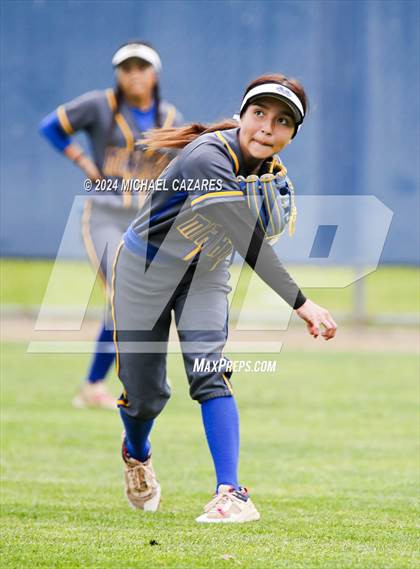 Thumbnail 2 in Mira Mesa @ Rancho Bernardo (Mater Dei Invitational) photogallery.