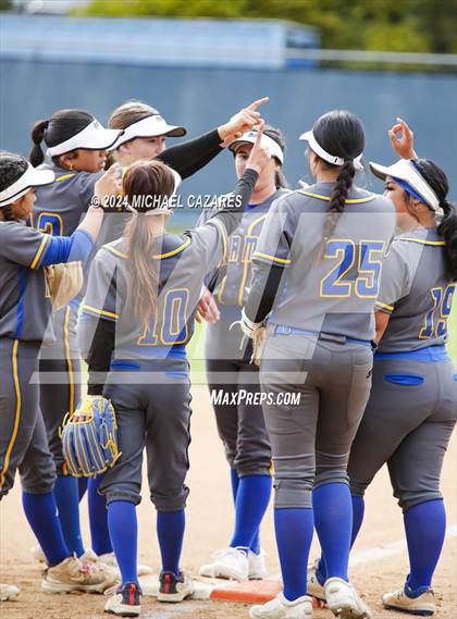 Thumbnail 1 in Mira Mesa @ Rancho Bernardo (Mater Dei Invitational) photogallery.