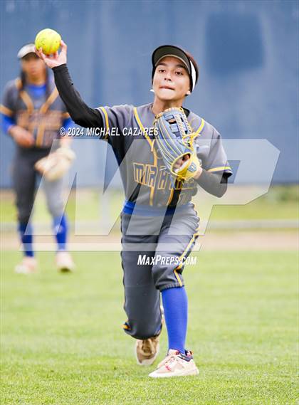 Thumbnail 2 in Mira Mesa @ Rancho Bernardo (Mater Dei Invitational) photogallery.
