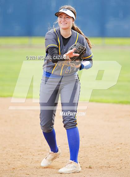 Thumbnail 3 in Mira Mesa @ Rancho Bernardo (Mater Dei Invitational) photogallery.