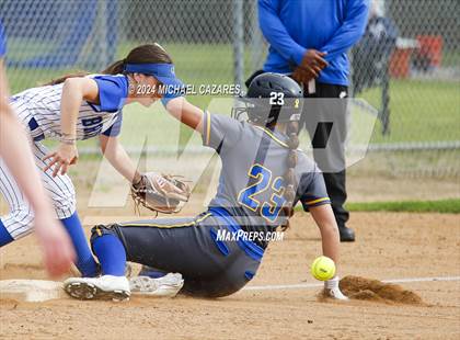 Thumbnail 2 in Mira Mesa @ Rancho Bernardo (Mater Dei Invitational) photogallery.