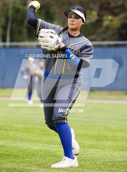 Thumbnail 3 in Mira Mesa @ Rancho Bernardo (Mater Dei Invitational) photogallery.