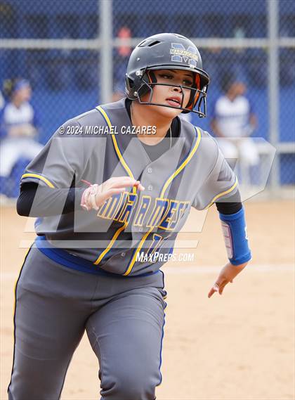 Thumbnail 3 in Mira Mesa @ Rancho Bernardo (Mater Dei Invitational) photogallery.