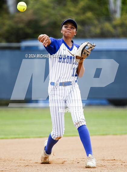 Thumbnail 3 in Mira Mesa @ Rancho Bernardo (Mater Dei Invitational) photogallery.