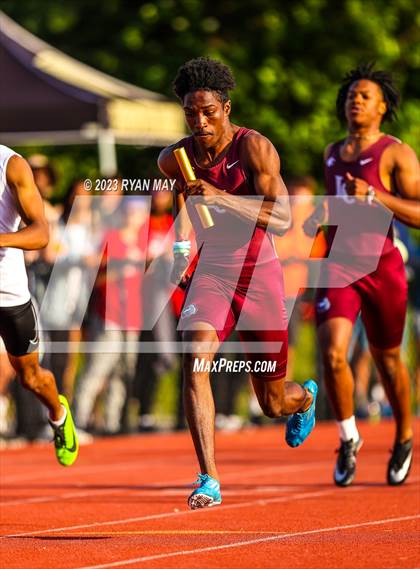 Thumbnail 1 in IHSAA Regionals photogallery.