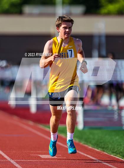Thumbnail 3 in IHSAA Regionals photogallery.