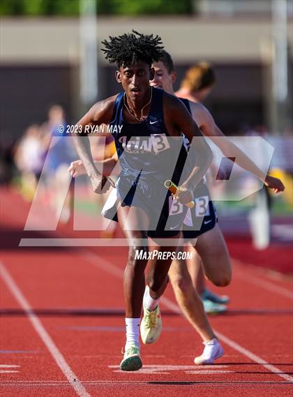 Thumbnail 1 in IHSAA Regionals photogallery.