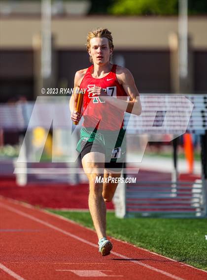 Thumbnail 2 in IHSAA Regionals photogallery.