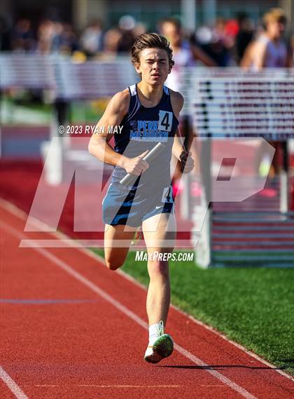 Thumbnail 3 in IHSAA Regionals photogallery.