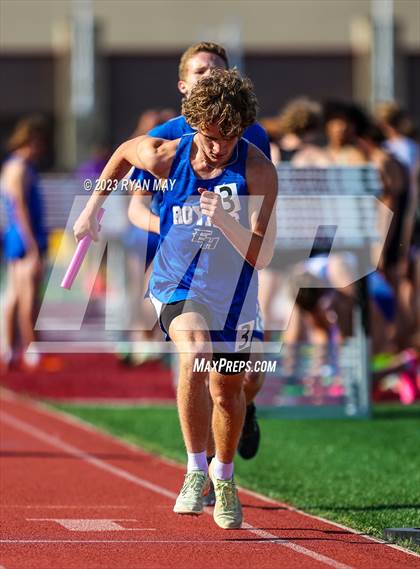 Thumbnail 3 in IHSAA Regionals photogallery.