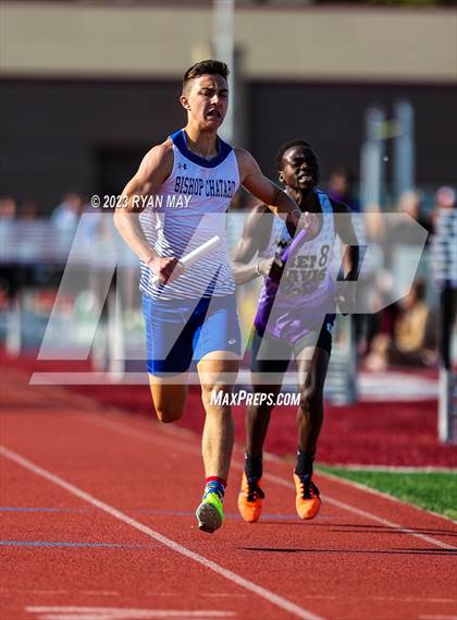 Thumbnail 2 in IHSAA Regionals photogallery.