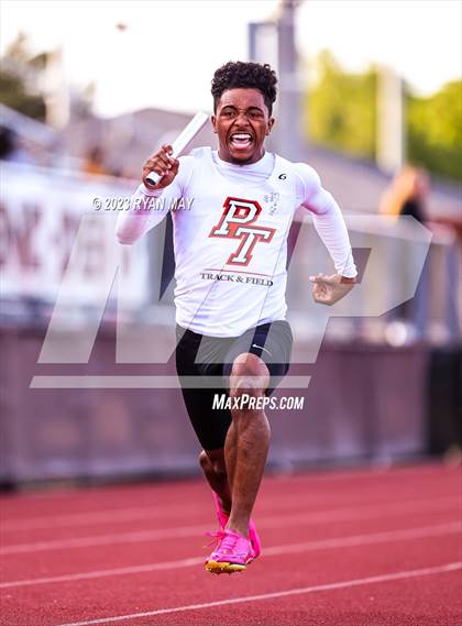Thumbnail 3 in IHSAA Regionals photogallery.