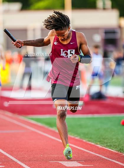 Thumbnail 3 in IHSAA Regionals photogallery.