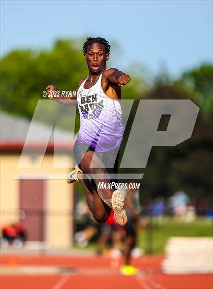 Thumbnail 1 in IHSAA Regionals photogallery.