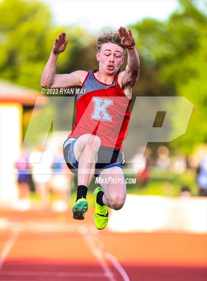 Thumbnail 1 in IHSAA Regionals photogallery.