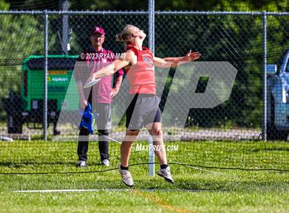 Thumbnail 2 in IHSAA Regionals photogallery.