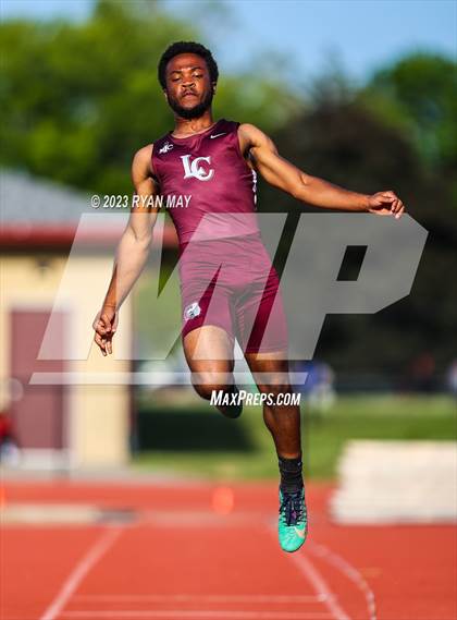 Thumbnail 1 in IHSAA Regionals photogallery.