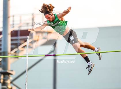 Thumbnail 1 in IHSAA Regionals photogallery.