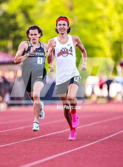 Thumbnail 2 in IHSAA Regionals photogallery.