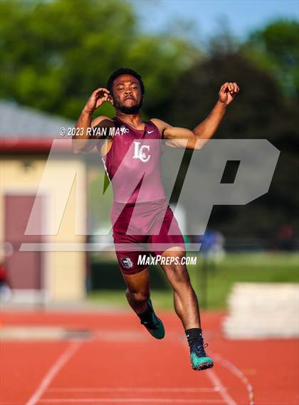 Thumbnail 3 in IHSAA Regionals photogallery.