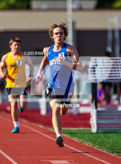 Thumbnail 3 in IHSAA Regionals photogallery.