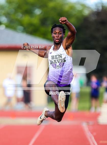 Thumbnail 3 in IHSAA Regionals photogallery.