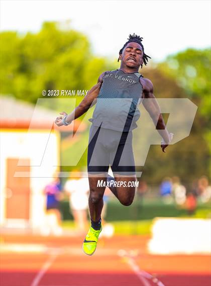 Thumbnail 1 in IHSAA Regionals photogallery.
