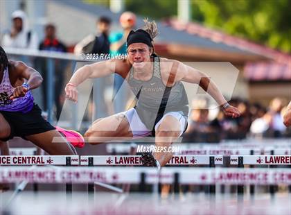 Thumbnail 2 in IHSAA Regionals photogallery.