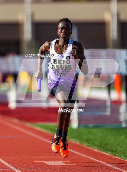 Thumbnail 3 in IHSAA Regionals photogallery.