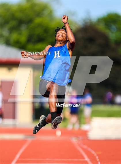Thumbnail 1 in IHSAA Regionals photogallery.