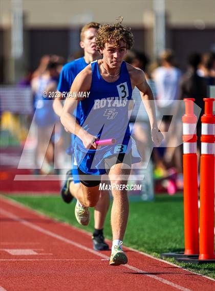 Thumbnail 1 in IHSAA Regionals photogallery.