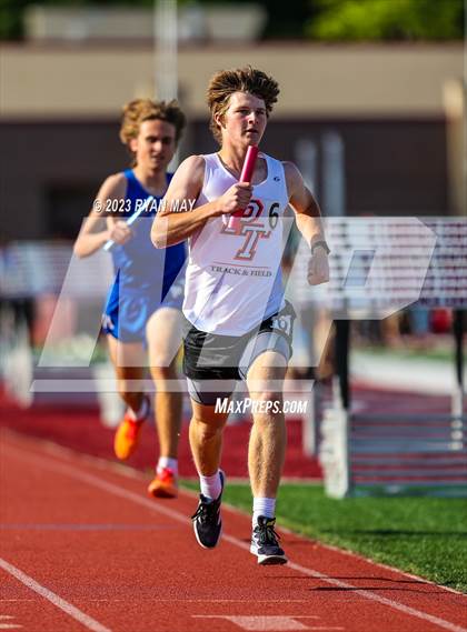 Thumbnail 3 in IHSAA Regionals photogallery.
