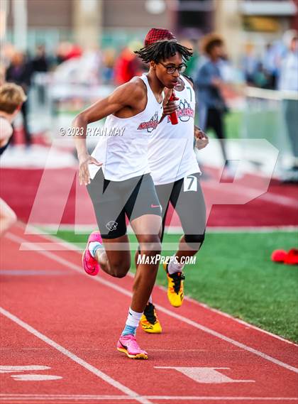 Thumbnail 3 in IHSAA Regionals photogallery.