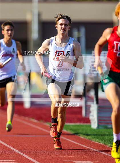 Thumbnail 2 in IHSAA Regionals photogallery.