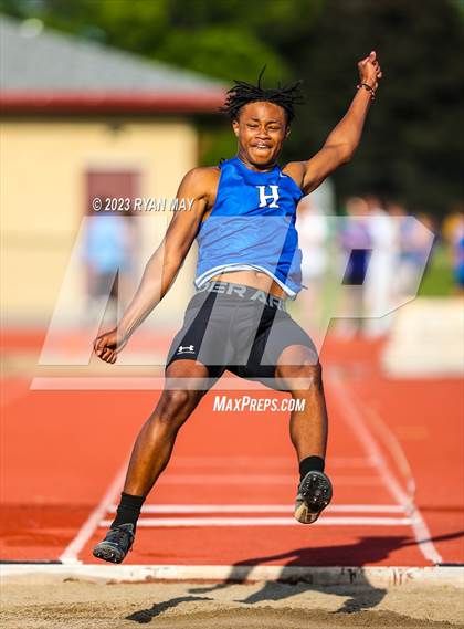 Thumbnail 1 in IHSAA Regionals photogallery.