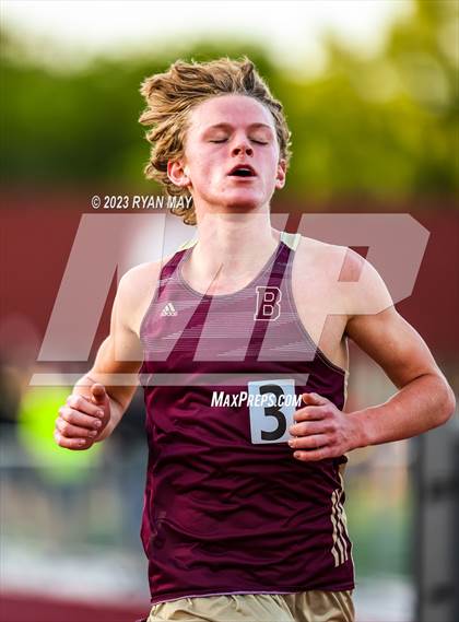 Thumbnail 2 in IHSAA Regionals photogallery.