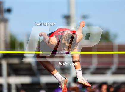 Thumbnail 1 in IHSAA Regionals photogallery.