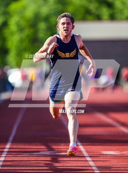 Thumbnail 3 in IHSAA Regionals photogallery.