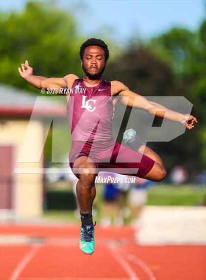 Thumbnail 1 in IHSAA Regionals photogallery.