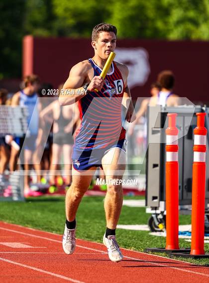Thumbnail 1 in IHSAA Regionals photogallery.