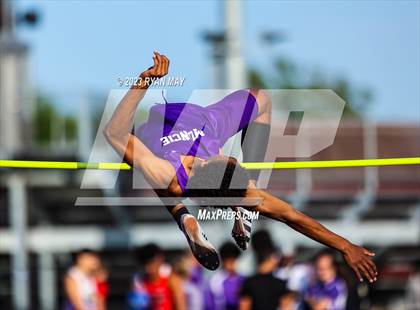 Thumbnail 3 in IHSAA Regionals photogallery.
