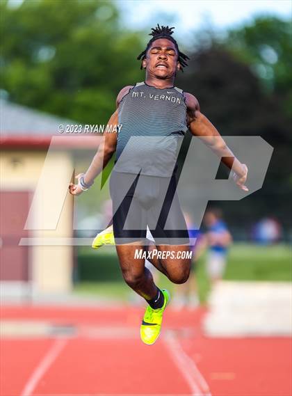 Thumbnail 3 in IHSAA Regionals photogallery.