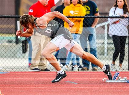 Thumbnail 2 in IHSAA Regionals photogallery.