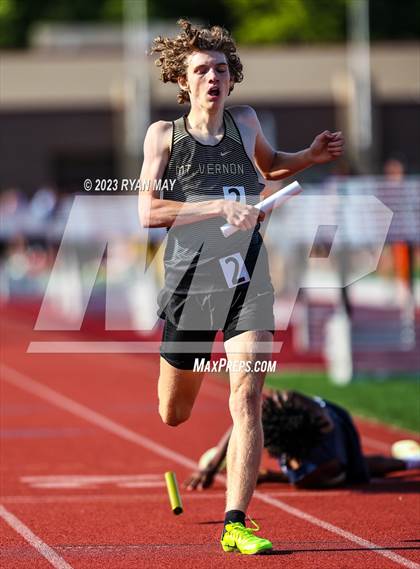 Thumbnail 1 in IHSAA Regionals photogallery.
